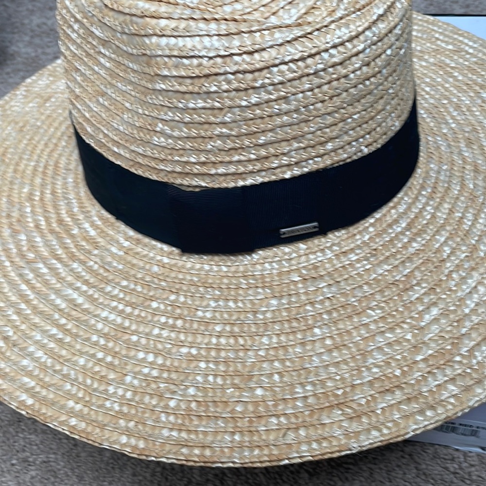 Sun hat never worn